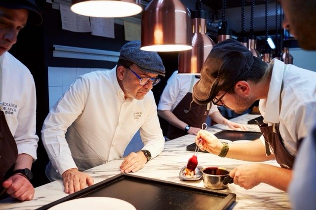 Equipo Cocina - copia en tamaño mediano