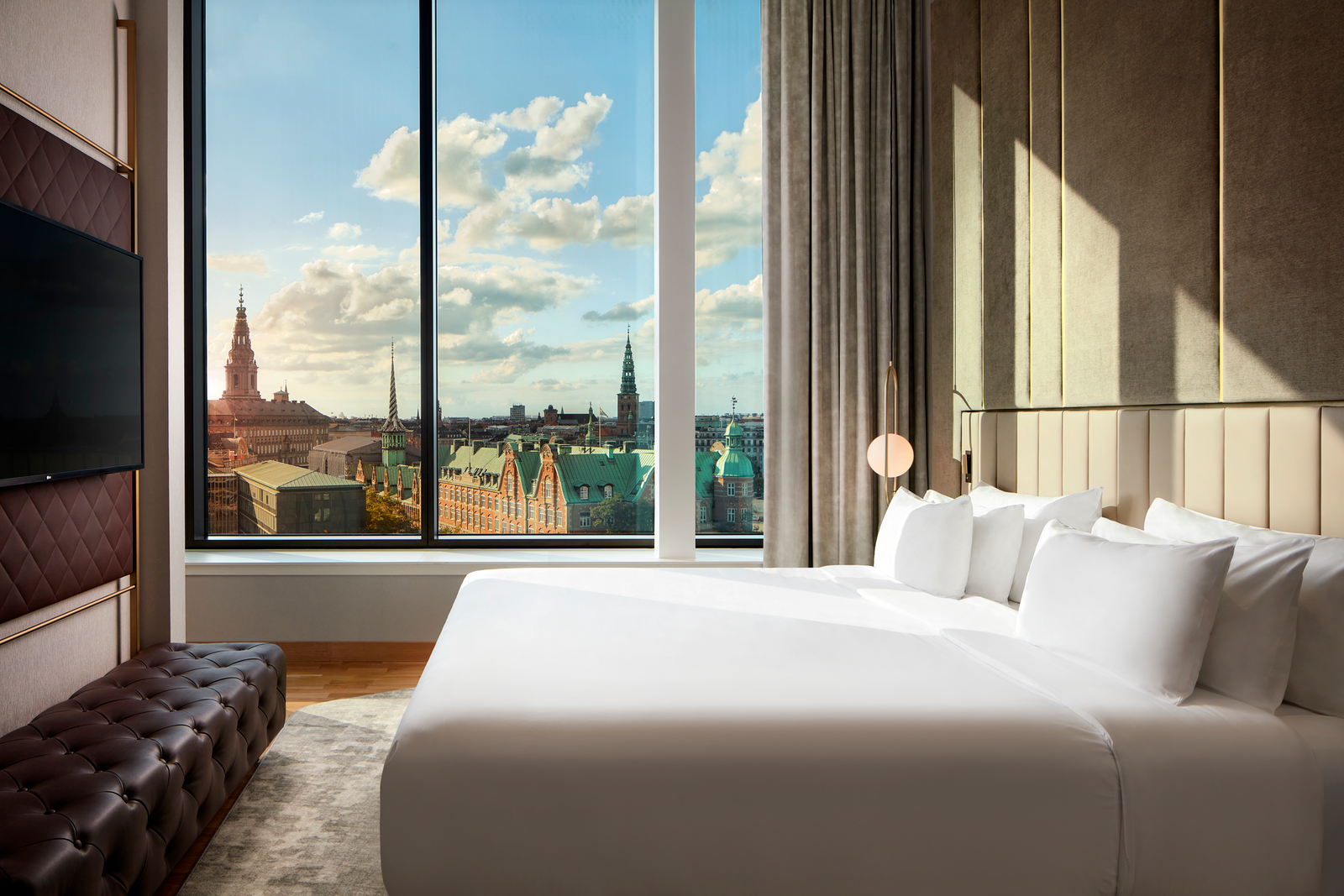 NH_Collection_Copenhagen_Room_Presidential_Suite_Bedroom
